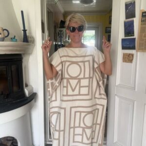 Sigrid Bonde Tusvik Instagram - Slitsom uke på skriveseminar i Stavern. Ond spiral-show, kronikker og tamburiner har blitt hamret ut.