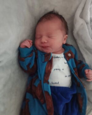 Sill Esteves Instagram - Nosso último dia dos pais foi diferente e agora nossos domingos são assim! Seja bem vindo Thomaz, papai e mamãe te amam muito!