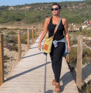Sílvia Rizzo Instagram - “E mesmo que fiques com os pés cheios de areia e o vento não te dê sossego, vai na mesma! “
Foi o mais motivacional que consegui, espero que sintam a inspiração! 😉😎
.
Boa semana! 😘