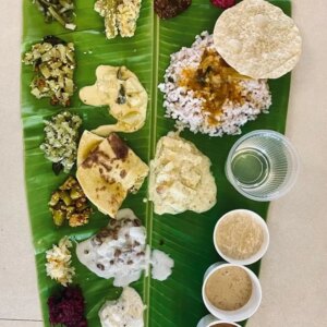 Sindhu Lokanath Instagram - Happy onam to all kuttys and chetas❤️
.
Thank you @versatile_pathfinder for organising the onam sadhya. It was delicious and we had an amazing time. You are the best host❤️