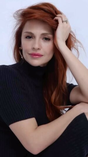 Sinem Öztürk Instagram - Çekimler başlamadan muhteşem bir bakımla cildim yepyeni oldu☺️ Güzel ve yetenekli bir ekiple birlikte kendi değerine değer katmaktan mutlusu var mı🤍 @avsarclinic ( Bu arada morpheusun etkisi henüz işlemdeyken bile kendini gösteriyor, şiddetle tavsiye ederim 🤍)