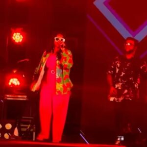 Sireesha Bhagavatula Instagram - What went on the evening of 12/9 at Chettinad Medical college, Chennai 🔥💃🫶🏻💥🎤

One of the best feelings is to sing few of my most fav songs with the one of my most fav singer and musicians! The energy was electrifying ✨
@haricharanmusic @kumaran_dk @bhuvanesh_keys @joshuasatya @derickmcarthur @sharankumarrr @flute_ashish @eye_up_pun ✨

@chet.fusionforums2k24 

Thank you for this Barbie like makeover @glowupbyrathna @sriyasbridalmakeover 💞

Thank you guys for sending over the videos! ❤️