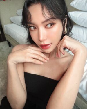 Sita Chutipaworakarn Instagram - 🖤