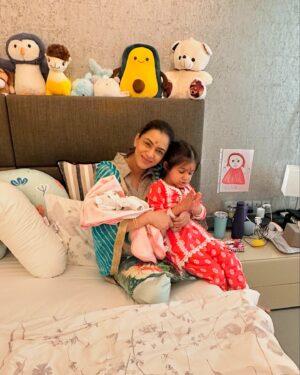 Smriti Khanna Instagram - Khushiyan ..
.
.
.
#day6