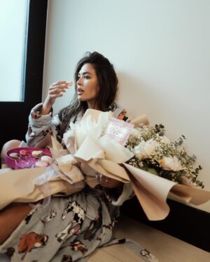Sofia Andres Instagram - Embracing everyday successes, counting blessings, and cherishing simple joys. @lunaaura.ph 🌸🌸🌸