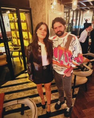 Sofía Garza Instagram - Crónicas de un 🎂

1. Olivia con cara de 💩 
2. El olor se puso intenso 🤢
3. Like Mother
4. Like Daughter
5. El ❤️ de mi vida
6. Selfie porque sí
7. Daher y yo cumplimos el mismo día
8. Carlos me organizó cena sorpresa 😮 
9. Gracias a todos por hacerme tan feliz