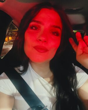 Sofía Garza Instagram - Crónicas de un 🎂

1. Olivia con cara de 💩 
2. El olor se puso intenso 🤢
3. Like Mother
4. Like Daughter
5. El ❤️ de mi vida
6. Selfie porque sí
7. Daher y yo cumplimos el mismo día
8. Carlos me organizó cena sorpresa 😮 
9. Gracias a todos por hacerme tan feliz