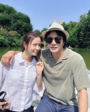 Son Tae-young Instagram - :
너무 더웠지만
잘 태워 준 남편 칭찬해🩷💜💚♥️