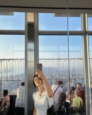 Son Tae-young Instagram - #empirestatebuilding 🤎🏙️