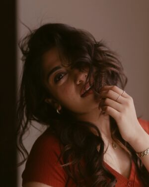 Sona Olickal Instagram - 🍊📸 @aishwaryashok 
.
.
Had the funnest shoot with the sweetest gal ✨