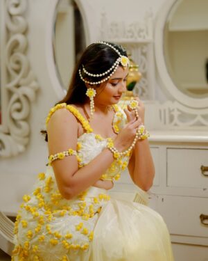 Sonal Monteiro Instagram - A day dipped in sunshine and love♥️

 @classy.designerhouse @chaithu._.gowda thank u for making the best outfit !
Makeup - @jaya.makeup_artist | can never get bored of working with you !
@bloomsjoy_floral_jewellery thank you for making my jewellery. It was outstanding!
Hair - @makeover_by_praveen
Photography - @lightbucketproductions
#tharunsonaltakeok #tharunsudhir #sonalmonteiro