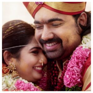 Sonal Monteiro Instagram - Just married and ready for our blockbuster life together 🤗❤️

ನಮ್ಮ ಮದುವೆಯ ಸಂಭ್ರಮದಲ್ಲಿ ಭಾಗಿಯಾಗಿ ಹರಸಿದ ಪ್ರತಿಯೊಬ್ಬ ಪ್ರೀತಿಪಾತ್ರರಿಗೂ ನಮ್ಮ ಧನ್ಯವಾದಗಳು. ನಿಮ್ಮಿಂದ ನಮಗಾದ ಸಂತೋಷಕ್ಕೆ ಮೇರೆ ಇಲ್ಲ 😊♥️

The perfect day made even better by all of you — thank you for your love and blessings as we start this new chapter together ♥️♥️♥️🧿

#TharunSonalTAKEOK 
#wedding #newbeginnings