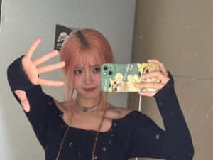 Song Ha-young Instagram - 😛
