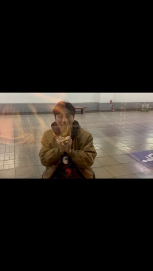 Song Ji-eun Instagram - 지방 갈 때마다 배웅해 주는 남자🤍🥹