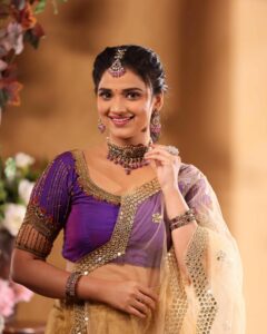 Actress Soniya Suresh HD Instagram Photos and Wallpapers August 2024