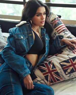 Sonyaa Ayodhya Instagram - Beautiful friend 🦋 #mood