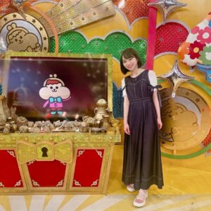 Sora Tamaki Instagram - 💰

今日は久しぶりのカネオくん！
夏休み!お出かけスポットのお金のヒミツSPです。

とても楽しそうな
お出かけスポットがたくさん出てきます。
参考にして行ってみてください！
私は植物園が気になりました🪴

今夜7時半からです。
ぜひご覧ください！

one-piece @limue_official
sandal @alm._official

#有吉のお金発見突撃カネオくん 
#田牧そら