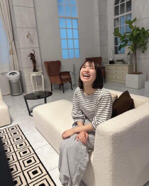 Sora Tamaki Instagram - .

『スカイキャッスル』
今夜9時から第5話です。

ついに未久は浅見家での暮らしが始まります！

セットがとても豪華なので、
そちらにも注目してください！
空き時間、こっそりセレブ気分を味わえました🌹

ぜひご覧ください。

#スカイキャッスル
#田牧そら