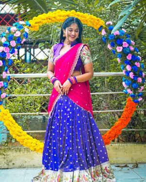 Soundarya Reddy Instagram - 💞🌷
Half saree - @uski_designer_studio my all time fav one ❤️🫶🏻
Edit - @viki_pixer my thambhi🫶🏻
Bangles - @vcrafted