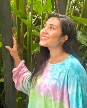 Sree Nithi Instagram - 🌸🦋வா செல்லம்
வா வா செல்லம்
நடக்கிற பட்டாம்பூச்சி நீ தானே
ஆறடி ஆள்தான் செல்லம்
குதிக்கிற குச்சி மிட்டாய் நான் தானே🦋🌸

Pc : @varsha__viswam ✨
