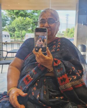 Sri Sudha Bhimireddy Instagram - Better MEEEEEE 🤓🤗😎❤️. @saraswathibhimireddy #starbucks @starbucksindia