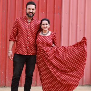 Sriranjani Sundaram Instagram - The tall and short of it :)
Height match aagale naalum, our clothes (and mindset) MATCHY MATCHY! 

Costume @chitras_fashion_studio 
Mua @jay_makeup_artist_