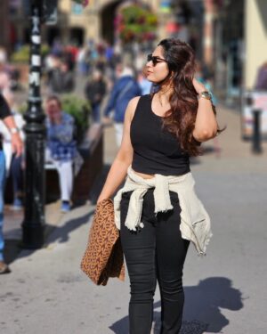 Sruthi Lakshmi Instagram - 🖤🖤🖤🖤🖤

#lincon #uk