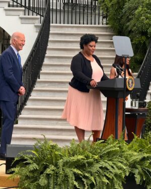 Star Jones Instagram - Spent the day at the #whitehouse with 🩷💚 Sorors and friends.  Headed home and found myself crying with #joy on the plane.  We stand on the precipice of  history.  But please don’t  take your foot off the gas! #Vote #winwithblackwomen #kamalaharris #ForThePeople #voteblue