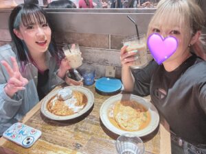 Starlight Kid Instagram - この前芽依ちゃんとオムライスデート🍅🍳🍚

#SLK
#スターライトキッド
#NEOGENESIS
#スターダム
#STARDOM
#女子プロレス
#オムライス
#espressodworks