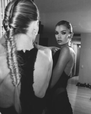 Stella Maxwell Instagram - Friends & fam @montblanc @vman @vmagazine ✨