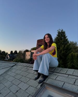 Stephanie Arcila Instagram - Últimamente ✨
Lots of first lately. Grateful.
1. First flight just the two of us ❤️
2. First time watching the sunset on the rooftop of a house ✨ (like in the movies) 🥹
3. Crew looking like a band! 
4: @jujutsukaisen 
5. First Season 3 fitting @firecountrycbs 
6. First time ever wearing shorts on screen, healing insecurities. Wohooo! 
7. First scene in Season 3 together with my Papash! 
8. Amigos! Harley and Simba
9. Hard work with @paolomascitti Prepared we are!