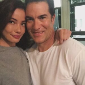 Stephanie Corneliussen Instagram - Ahhh! Robot-gang, LOOK, who I had the utmost pleasure of seeing, while in town filming his latest film: the amazing Mr. X aka Sutherland aka Jeremy Holm! 🤖❤️⁣
⁣
Appreciation-post to the max! 😂❤️⁣
Jeremy was my absolute favorite person from the mr. robot set! And that’s saying a lot, seeing I loved everyone there, cast and crew alike. But a kinder, more interesting, intelligent, talented, showing up with a smile to work every day - even on the 3am calltime days - guy, is hard to come by! You’re such a gem, Jer and I’m so blessed to have your friendship! @jeremysholm
