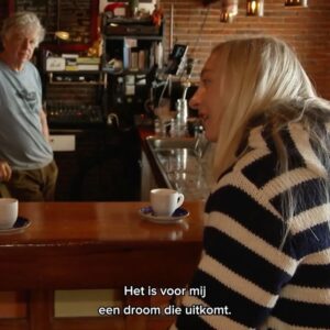 Stien den Hollander Instagram - Lieve allemaal, na 2 jaar lang met ‘Ik Besta Voor Altijd, Zolang Jij Aan Mij Denkt’ getourd te hebben wilde ik heel graag iets nieuws doen:  een theater voorstelling maken en spelen 💞 
Ik mocht deze zomer het al spelen op @oerolterschelling en nu gaan we echt de theaters in dit najaar!! ‘Groeipijn’ is een verhaal verteld doormiddel van mijn muziek, van ‘Antipsychotica’ tot aan nu
Van donker naar licht 💘
Ik ga 3 try outs spelen en de tickets daar van zijn nu in de verkoop!!! 💖
Ik heb er echt heeel veel zin in en hoop jullie te zien 💗💓💐💘💕 
Kaartjes via link in bio