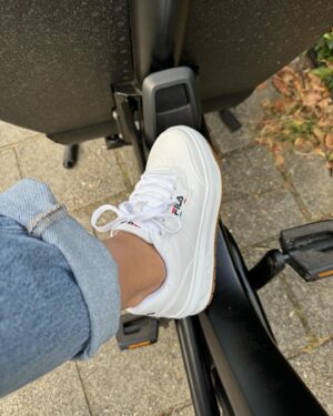 Stijn Fransen Instagram - 👟WINACTIE👏
Shinen op je eerste school- of werkdag!

ZIE FOTO’s voor toffe sneakers (vooral het laatste filmpje - geluid aan!💛)

In de nieuwe @vanharenschoenen ‘back to school’ collectie vind je de leukste, lekker zittende (heel belangrijk😄) en betaalbare sneakers voor het hele gezin.

Win een giftcard t.w.v. €150,- om schoenen te shoppen bij vanHaren! Kans maken? Zo doe je mee:

Laat in de comments onder deze post weten welke schoenen jij zou shoppen uit de ‘back to school’ collectie van vanHaren. En vergeet @vanharenschoenen niet te volgen voor de laatste updates.

#ad @vanharenschoenen #vanHaren