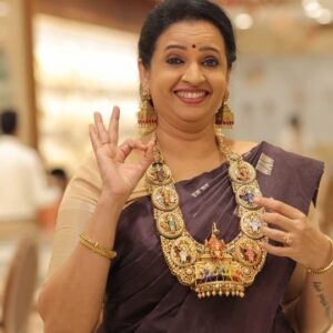 Sujatha Babu Ramesh Instagram - Congratulations @pothysswarnamahal Pothys Swarna Mahal, is proud to announce its second consecutive win  of National Jewellery Award “BRIDAL GOLD JEWELLERY OF THE YEAR  2023 ”, awarded by the Gem and Jewellery Council of India (GJC). This prestigious award is considered as “Oscars of Indian Jewellery Industry”.

Inspired by the majestic 13th century Konark Sun Temple in Odisha, it is dedicated to Surya the Sun God, the first of the Navagrahas. Depicts the essence of Surya and the cosmic dance of planets, in Antique Gold and Navaratna, a cluster of auspicious nine gemstones, representing the energies of nine astrological planets. 

This captivating award winning jewellery weighs 1kg in gold, inbuilt with battery lights to highlight each planet. The craftsmanship took 182 days and 3650 hours of skilled labour to complete. The design can also be customised in 500-700 grams. 

This award winning jewellery is exhibited at Pothys Swarna Mahal Showroom, Grand Southern Trunk Road, Chromepet, Chennai. For more details, call  91 44 4074 7474

#reels #reelsinstagram #reelsindia #pothysswarnamahal #sujathababu #shorts #short #trending #trendingreels #viral #jewellery #sareelove #saree #instagood #youtube