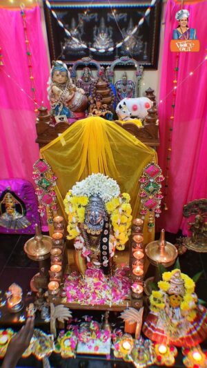 Sujatha Babu Ramesh Instagram - நம்ம வீட்டு வரலக்ஷ்மி பூஜை 😍😍😍#reels #shorts #instagram #instareels #influencer #youtuber #youtubechannel #shortsvideo #saree #trendingreels #pooja #festival #varalakshmi #saree #sareelove #boutique #happy #aspicious