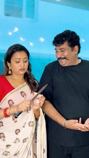 Suma Kanakala Instagram - This song stole my heart! Dancing with my Raja to #NaaFavouriteNaaPellam felt like pure magic. Music truly brings us closer together! ❤️Wishing the #JanakaAitheGanaka team all the best! 

#JAGonSeptember7th

@suhassssssss @sangeerthana__vipin
@sandeepbandla @vijai_bulganin #SaiSriRam @kodatipavankalyan @kk_lyricist #RaamArasavilli #Shirish @harshithsri @hanshithareddy @dilrajuprodctns

Videography @gopalamavinash