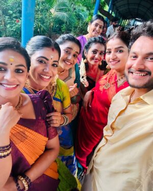 Sunitha Srinivasan Instagram - All my favorites in one picture ❤️💕
.
.
.
#zee #zeetamil #actor