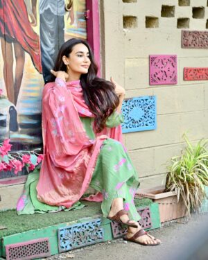 Surbhi Jyoti Instagram - रंगा रंग तस्वीरें 🦚
.
.
.
.
.
.
Suit @label_juanita 
📸 @kakali_das_photography