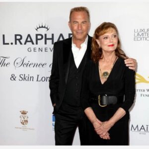 Susan Sarandon Instagram - Such a honor to receive an award from this great organization @better_world_fund And a double treat to spend time with the other honoree and my dear friend, @kevincostner Can’t wait to see the premiere of @horizonamericansaga 2 tomorrow ❤️