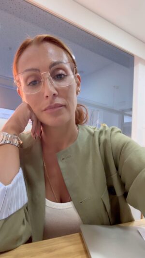 Susana Dias Ramos Instagram - Quero saber quem é que pensa que ainda está novo mas na realidade… já tá na meia idade! 
Contem me aí 🥴