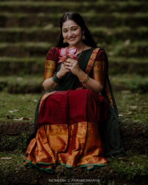 Susmitha Prabhakaran Instagram - @ratheesh_c_parameshwaran 📷

@susmitha.prabhakaran 🧚🏻‍♀️
🖥️@nandhu_meledath 

❣️@ranjithpoombaatta 

🥻@ar_handlooms_kuthampully 
 💍Ornaments @mayuri_trendz
💄 @thanus_makeover_guruvayur

#réel #reelsinstagram #trandingreels♥️ #viral #reels #reelsinstagram #kerala #keralagodsowncountry