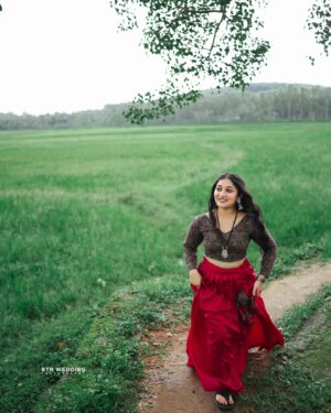 Susmitha Prabhakaran Instagram - എന്റെ താത്രി കുട്ടിയ്ക്ക്.......❤️

📸  @btr_wedding_photography
👗 @esterlla_designs
💄 @thanus_makeover_guruvayur

#susmithaprabhakaran #love 
#malayalamactress #instagood