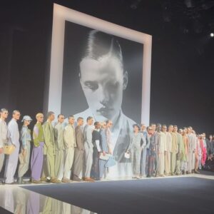 Sveva Alviti Instagram - Grazie Re @giorgioarmani ogni sfilata è un sogno meraviglioso e indimenticabile.

#mfw #giorgioarmani