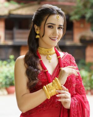 Swastima Khadka Instagram - तीजको धेरै-धेरै शुभकामना ❤️

@sagarmathajewelersdiamondusa
@oodnikhushbudangol
