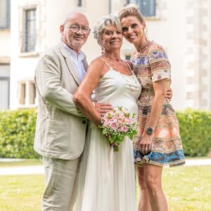 Sylvie Tellier Instagram - Il y a un mois, nous célébrions 35 ans d’amour avec un mariage à leur image : entourés de notre famille, d’amis, et de beaucoup de bonheur. ✨❤️ @annicktellier 
✨ #amour #mariage #famille
📸 @xavierlecointephotographe