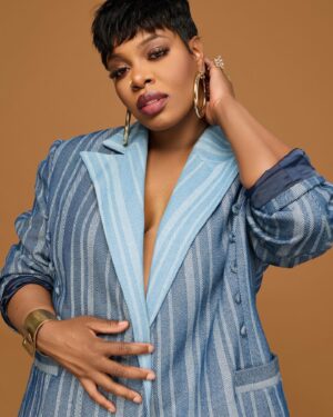 Ta'Rhonda Jones Instagram - 🧬 My mama’s G(ean)s 🧬 

Last slide gon make her proud ! 🥹 🙌🏿 Issa Host✨

📸 @mrblakemartin