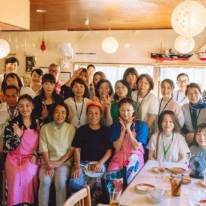 Takako Tokiwa Instagram - 能登半島・珠洲市
つばき茶屋にて…

元日の地震以降、仲間由紀恵さんと、何度も何度も連絡を取り合って「私たちに出来ること」を模索していた。

ようやく✨

再オープンした「つばき茶屋」のパワーをお借りして開催したお茶会。

レモンケーキとキャロットケーキを食べながらの、和やかなひととき。

何でもない話ができるって…楽しい💕

会いにきてくださった皆様、お手伝いしてくださったみなさま、つばき茶屋のサツキさん、サトミさん、飛び出したね！！
本当にありがとうございました✨

また集まりましょう♫

@yukienakama_official 

@suzu_tsubaki.chaya_noto 

#西海ちゃんの写真
#えもす 
#ありがとう❤️ 

#ピンクとオリーブグリーン 
#エプロン 
@leftstokyo 
#ピンクはバラの花
#オリーブグリーンはバラの茎
#で染めたエプロン
#趣旨に賛同してくださり 
#ご提供くださいました 
#ありがとうございます 

#つばき茶屋で
#是非見てくださいね 
#かわいいから💕 
#ちなみに 
#私のは 
#私物です 
#ずっと欲しくて 
#買っちゃったのだ 
#はつおろし✨