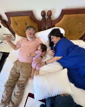 Tanvi Thakkar Instagram - Life lately has been about more family than work. I love these breaks cus they get me closer to peace, calm, food (without taking note of calories ) family and togetherness. 
After all these are the things we work for🤍

Sharing some precious moments with u guys 🤍

Btw in pic 1 the ganpati was a DIY by the gifted @surveenchawla .👏🏻

Pic 1 - wearing @heeposh_official 
Bag @maishabyesha