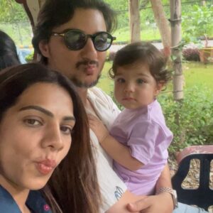 Tanvi Thakkar Instagram - Life lately has been about more family than work. I love these breaks cus they get me closer to peace, calm, food (without taking note of calories ) family and togetherness. 
After all these are the things we work for🤍

Sharing some precious moments with u guys 🤍

Btw in pic 1 the ganpati was a DIY by the gifted @surveenchawla .👏🏻

Pic 1 - wearing @heeposh_official 
Bag @maishabyesha